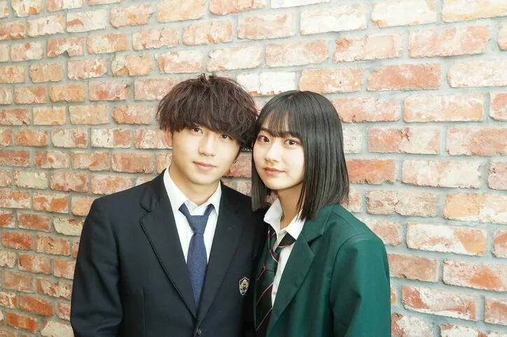 蜜柑編でカップル成立したゆな・れん。2022年のインタビュー写真(出典:ABEMA TIMES)