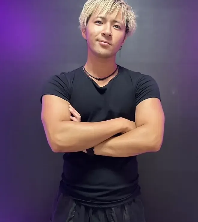 現在のHERO’ZZ公式講師一覧に使われている内山さんの写真